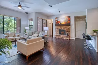 Photo #4: 6223525 Listing