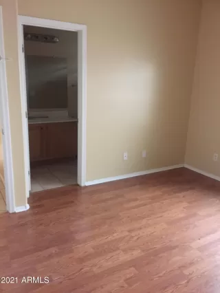 Photo #3: 6223569 Listing