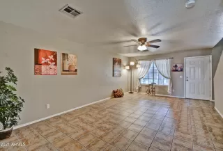 Photo #5: 6224699 Listing