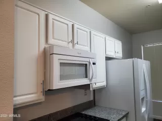 Photo #5: 6224706 Listing