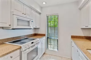 Photo #5: 6224799 Listing