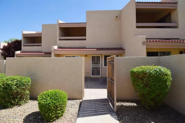 MLS: 6225101 Condo For Sale