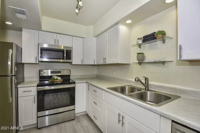 MLS: 6225304 Condo For Sale