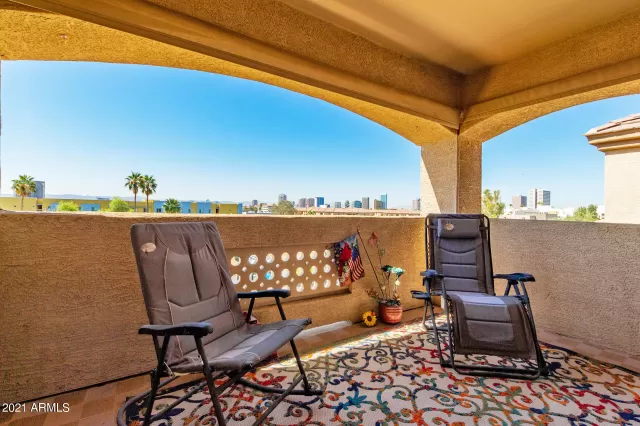 MLS: 6225526 Condo For Sale