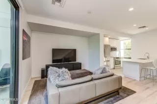 Photo #2: 6226753 Listing 