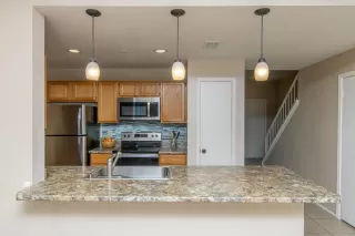 Photo #2: 6227140 Listing