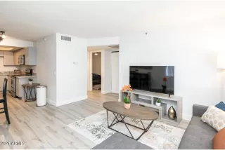 Photo #2: 6227297 Listing 