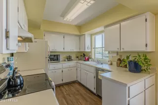 Photo #6: 6227606 Listing