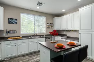 Photo #5: 6227679 Listing