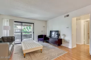 Photo #5: 6227902 Listing