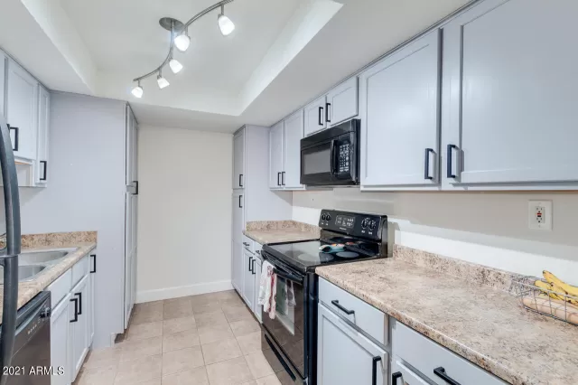 MLS: 6228421 Condo For Sale