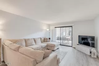 Photo #5: 6228421 Listing 