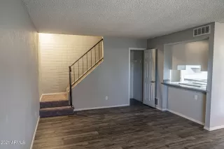 Photo #5: 6228690 Listing