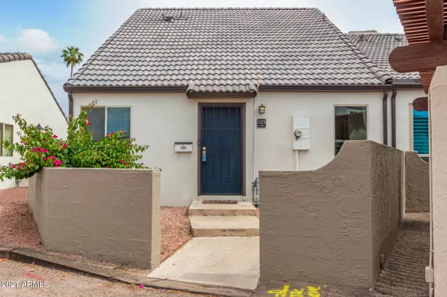 MLS: 6228789 Condo For Sale