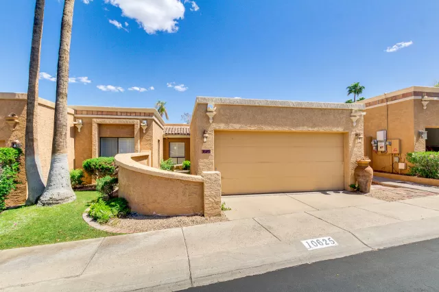 MLS: 6228853 Condo For Sale