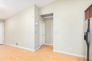 Photo #6: 6228874 Listing