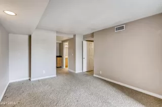 Photo #6: 6228938 Listing