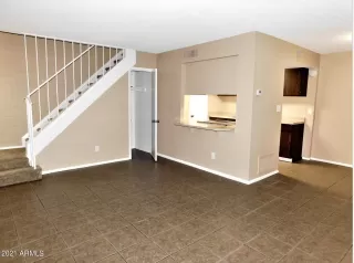 Photo #5: 6228959 Listing