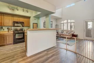 Photo #5: 6228967 Listing