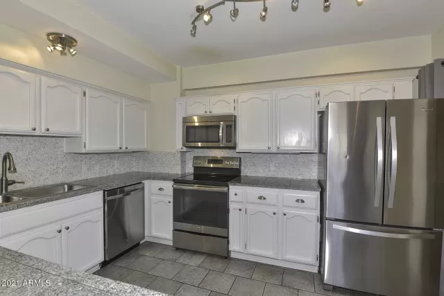 MLS: 6229602 Condo For Sale