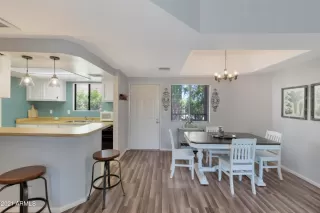 Photo #5: 6229607 Listing