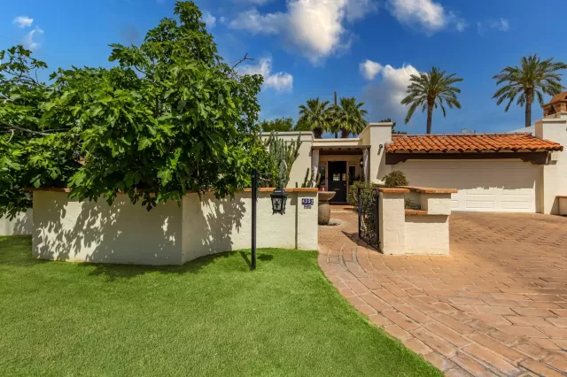 MLS: 6229713 Condo For Sale