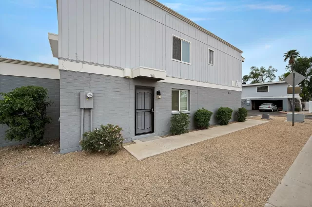 MLS: 6229725 Condo For Sale