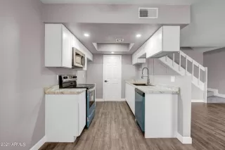 Photo #5: 6229725 Listing