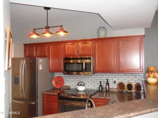 Photo #6: 6229729 Listing