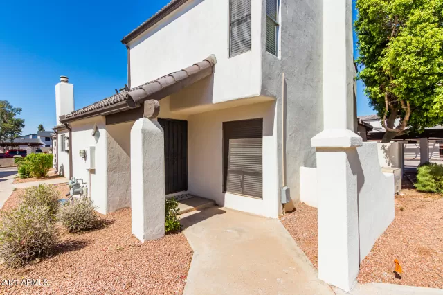 MLS: 6230027 Condo For Sale