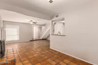 Photo #4: 6230027 Listing