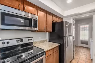 Photo #5: 6230027 Listing