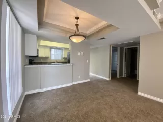 Photo #5: 6230032 Listing