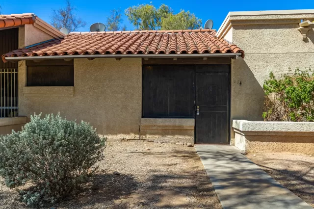 MLS: 6230158 Condo For Sale