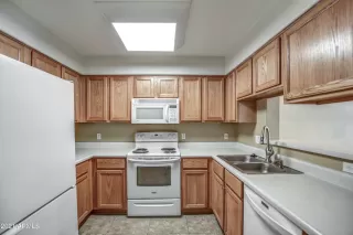 Photo #6: 6230256 Listing