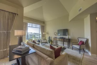 Photo #2: 6230536 Listing