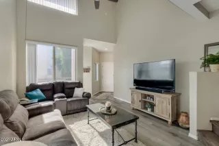 Photo #3: 6230557 Listing