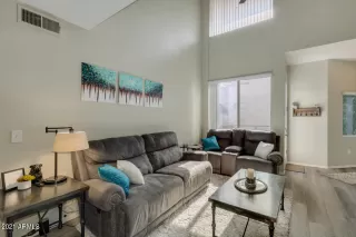 Photo #4: 6230557 Listing