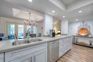 Photo #4: 6230578 Listing