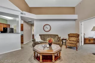 Photo #6: 6230608 Listing