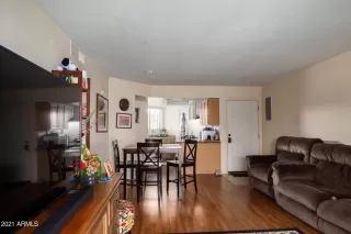 Photo #4: 6230786 Listing