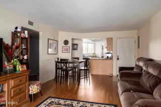 Photo #5: 6230786 Listing