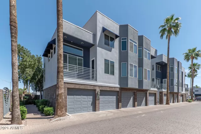 MLS: 6230803 Condo For Sale