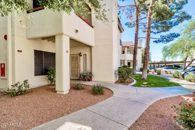 MLS: 6231490 Condo For Sale