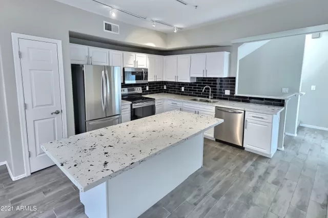 MLS: 6231883 Condo For Sale