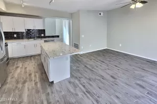 Photo #2: 6231883 Listing