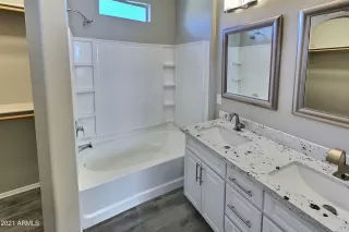 Photo #6: 6231883 Listing