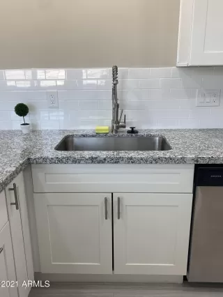 Photo #5: 6231996 Listing