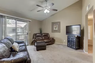 Photo #3: 6232308 Listing