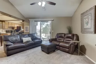 Photo #5: 6232308 Listing